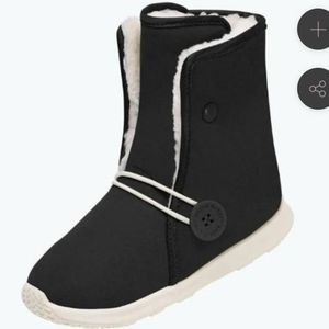 Native boots for kids. Size C6